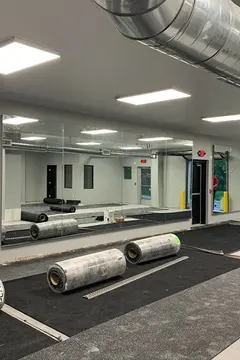 Wall mirrors installed in a gym by Glass Doctor of Nashville.